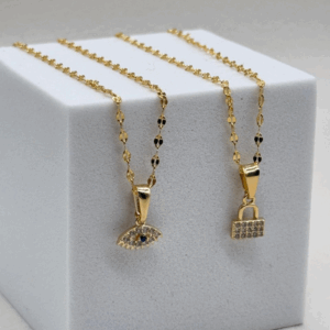 Collar Protector & Candado en Oro Laminado