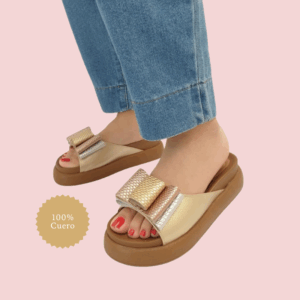 Sandalia Nura Tres Oros – Elegancia en Capas Metálicas